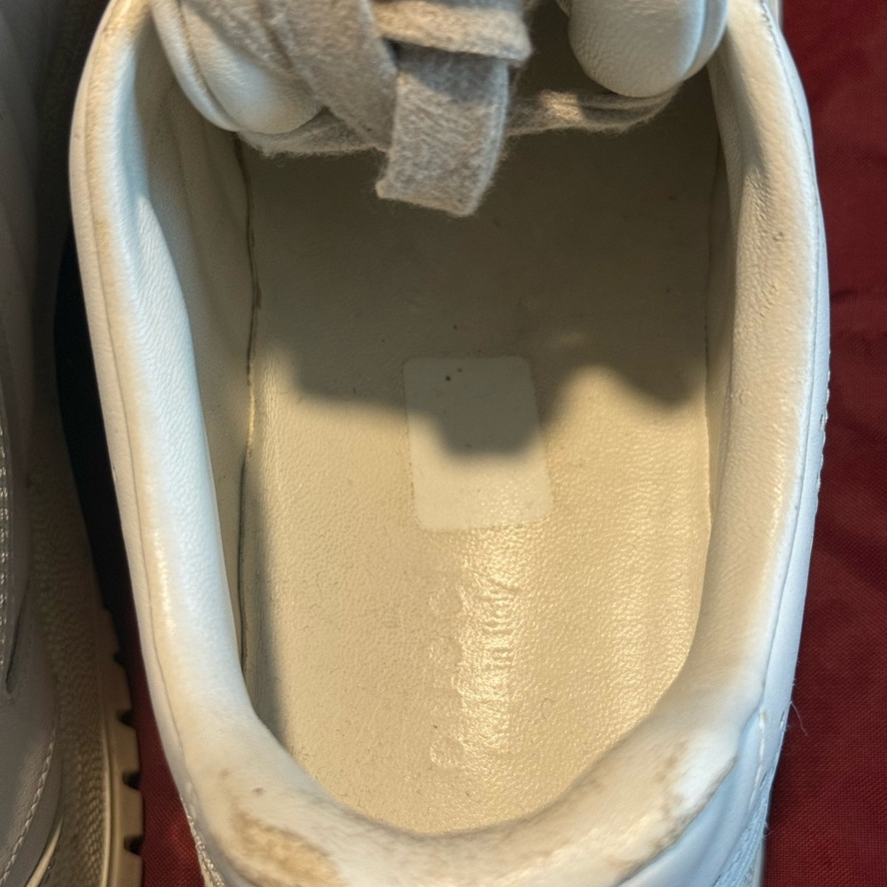 Gucci White Leather Low-Top Sneakers with Green and Red Web Accent - Picture 7 of 8